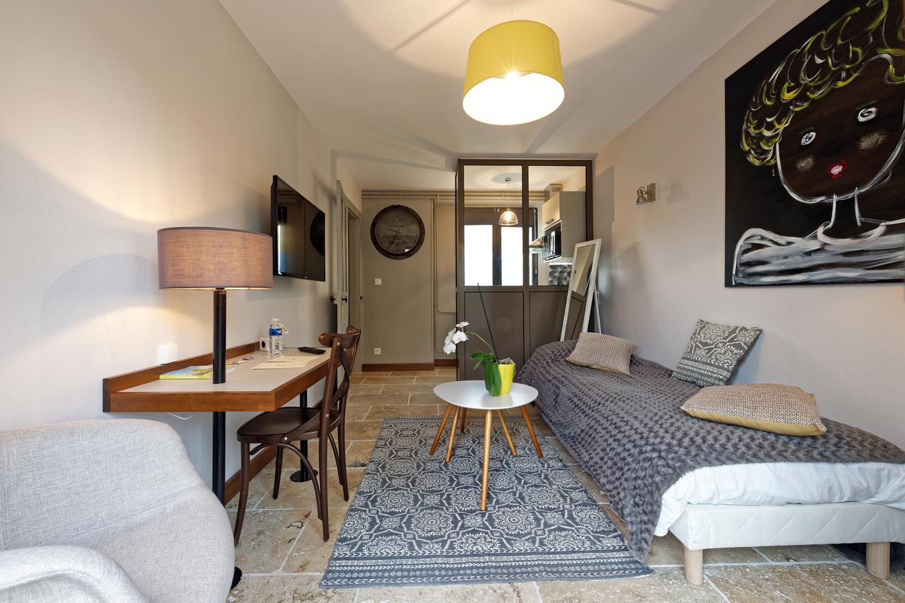 Pied A Terre - Appart'Hotels Au Coeur D'Autun ภายนอก รูปภาพ